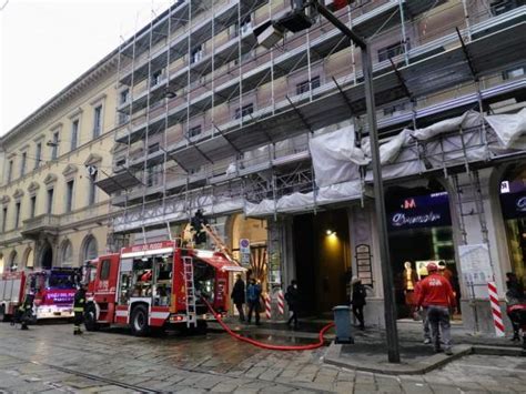 prada incendio milano|Milano, incendio in centro: palazzo evacuato, le news .